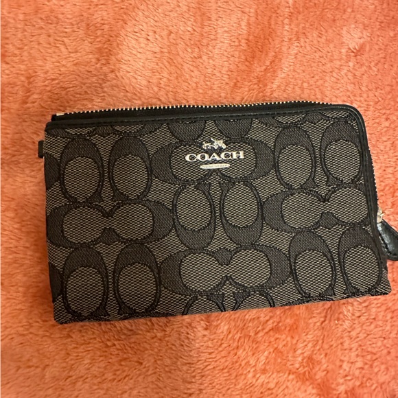 Essential Small Zip Around Card Case Wallet - Picture 1 of 2